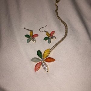 Flower necklace and earring set